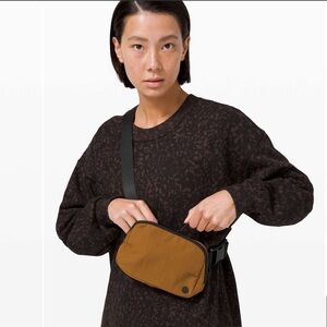 Lululemon Everywhere Belt Bag *1L - Burnt Caramel